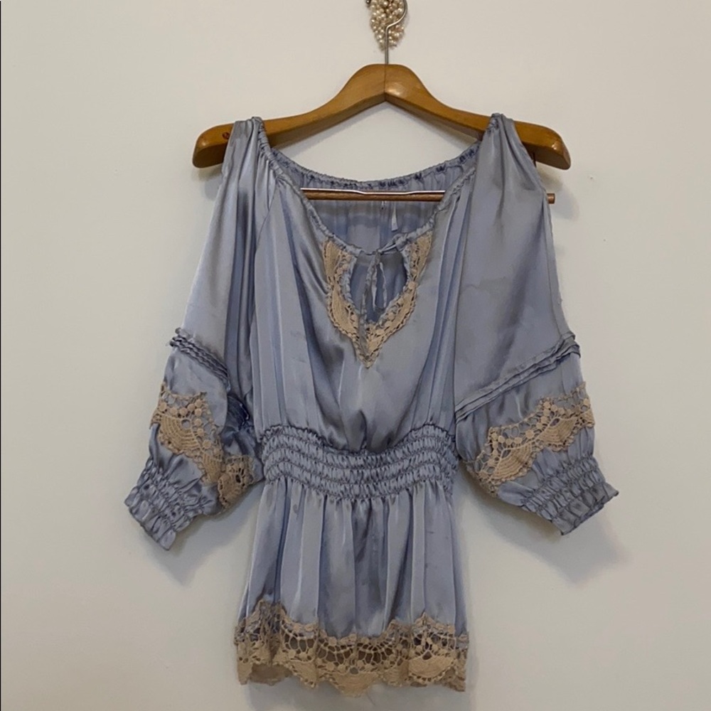 STUDIO Y SIZE M SATIN EMBROIDERED SLEEVES